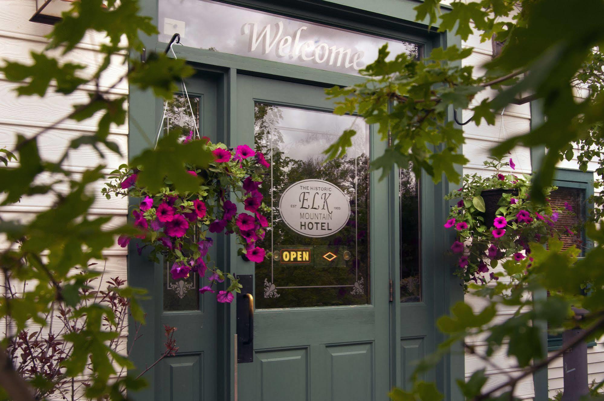 The Historic Elk Mountain Hotel Exteriér fotografie